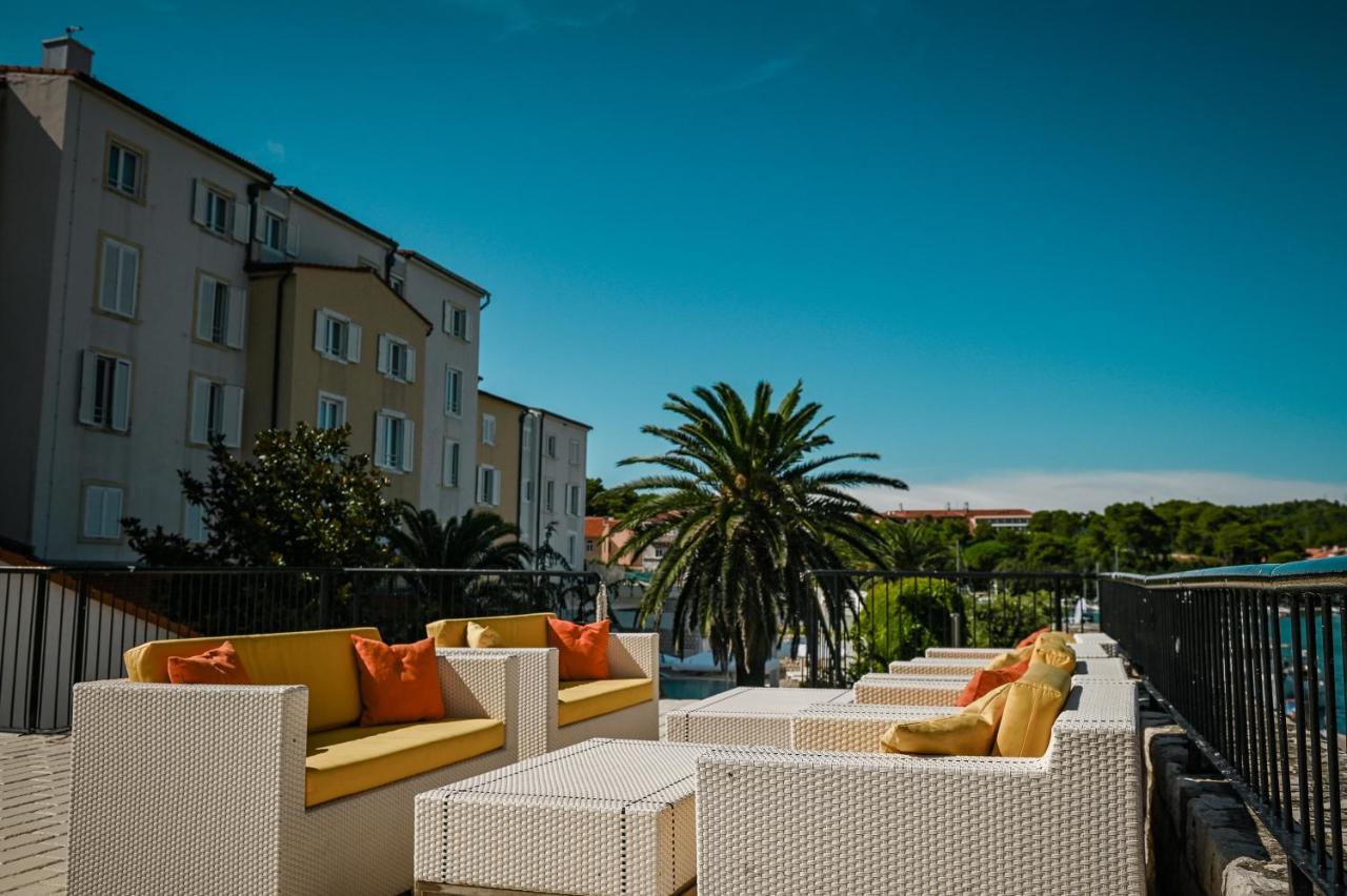 Hotel International Раб Екстериор снимка