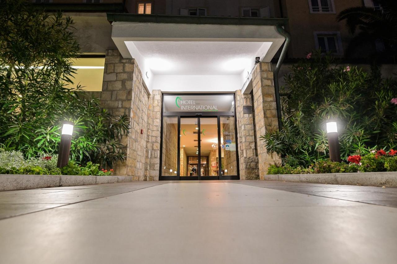 Hotel International Раб Екстериор снимка