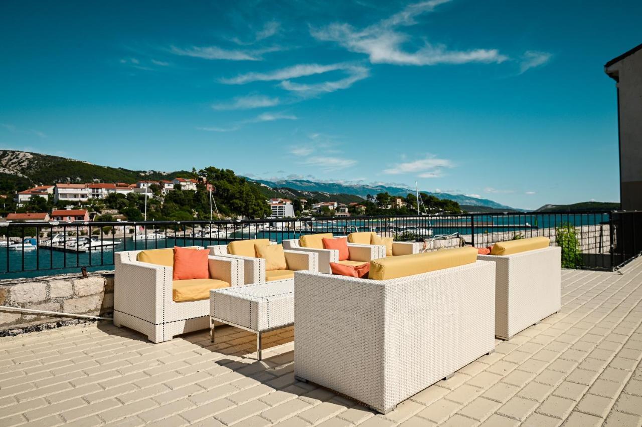 Hotel International Раб Екстериор снимка