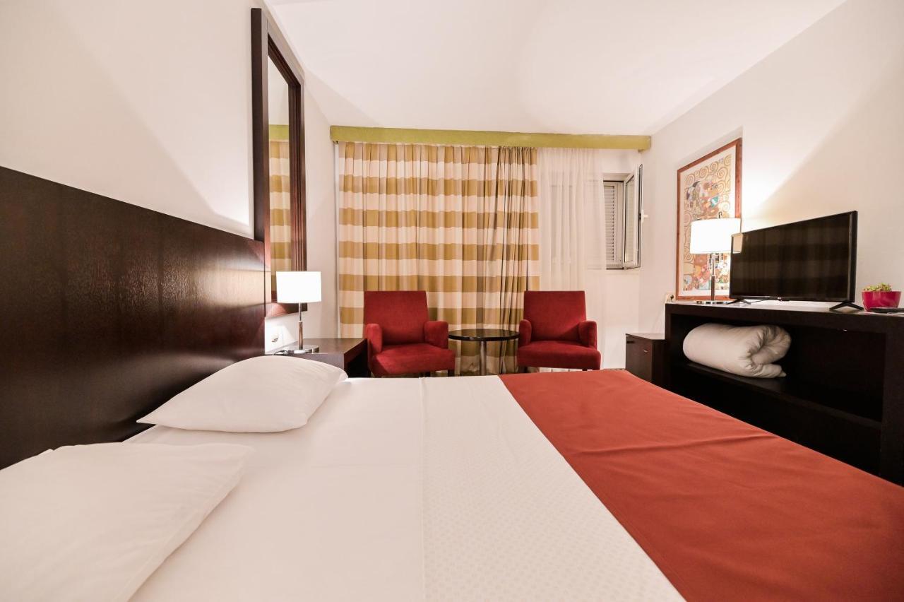 Hotel International Раб Екстериор снимка