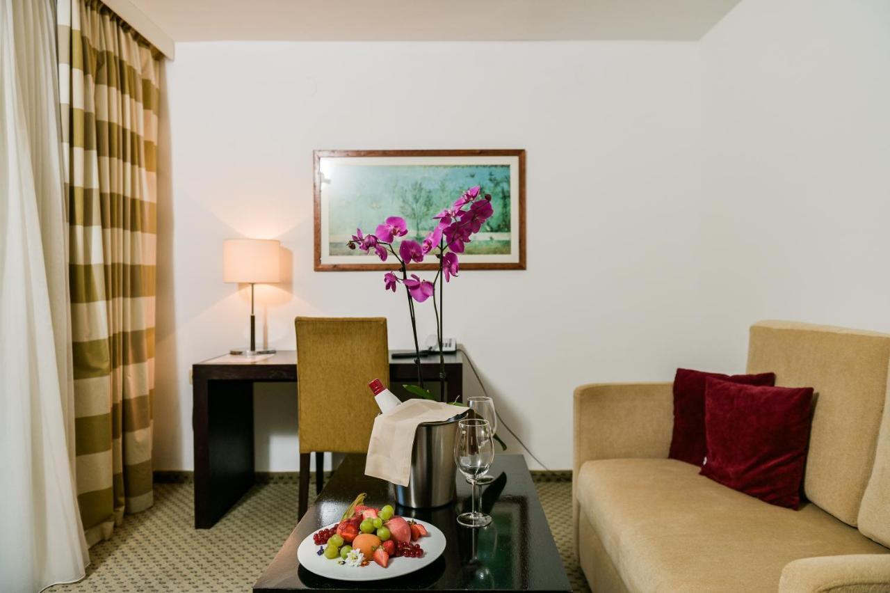 Hotel International Раб Екстериор снимка